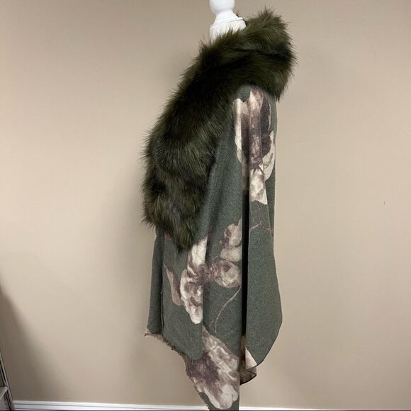 Laundry Shelli Segal wrap with faux fur   O/S NWT - Picture 4 of 6
